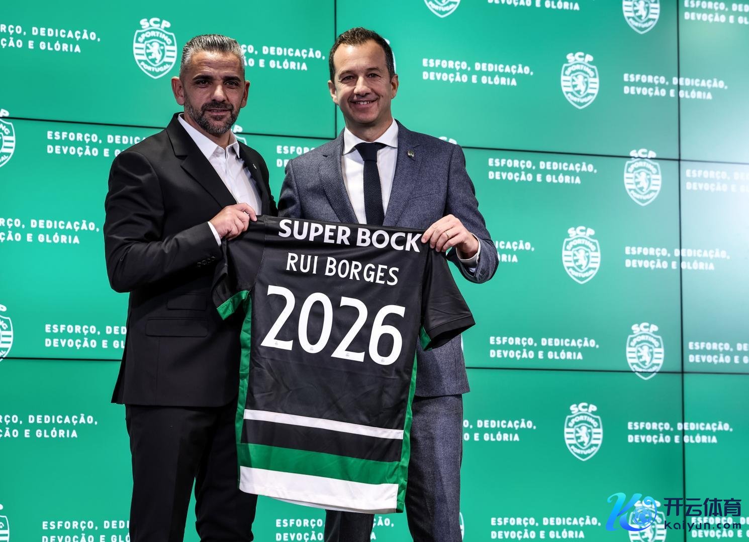 官方：葡萄牙体育文书新主帅鲁伊-博尔赫斯上任，签约至2026年